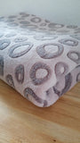 Kuschelfleece Hundedecke Leo, hell
